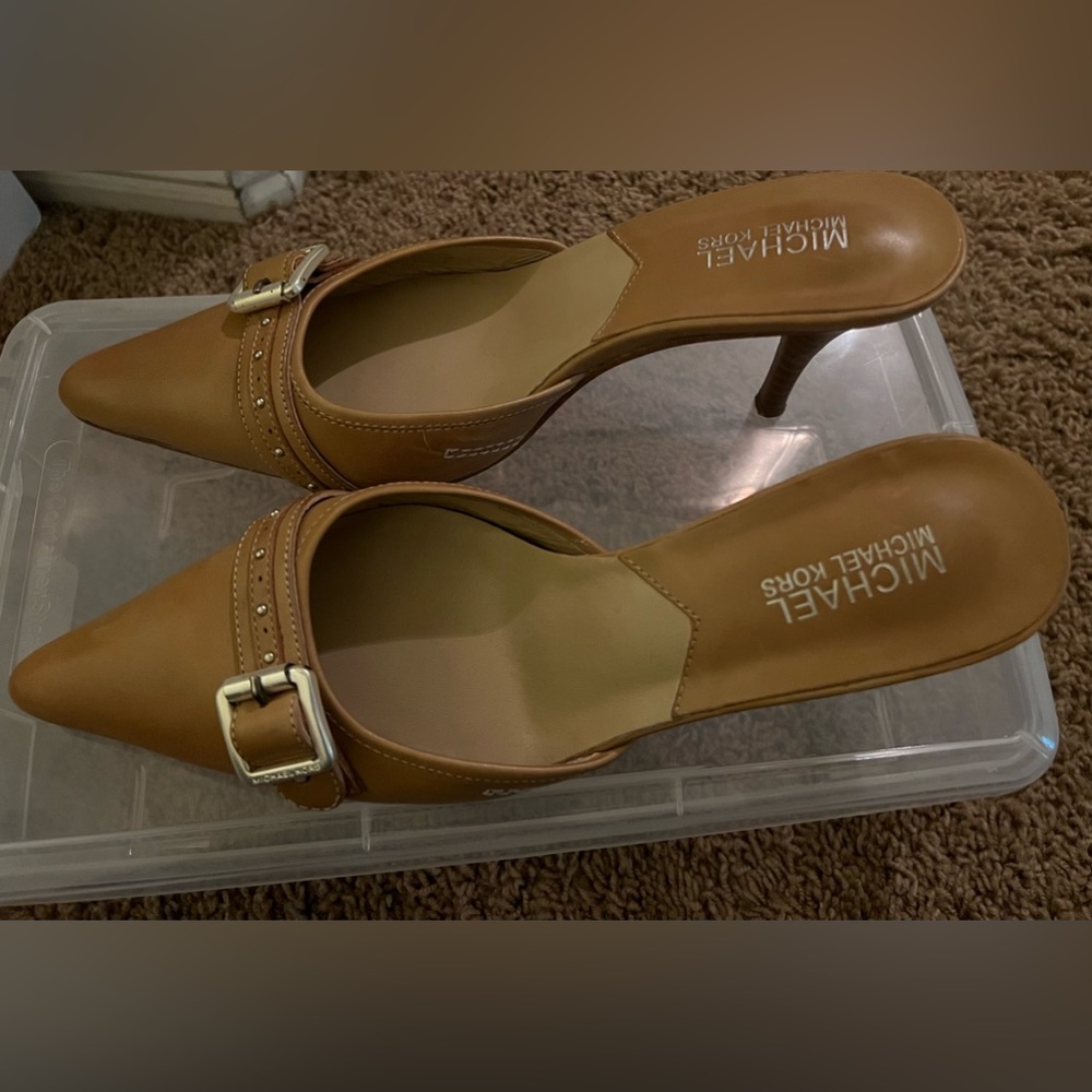 Micheal Kors kitten heels, 7.5, tan
